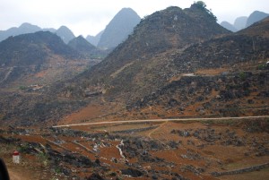 piton rocheux route de yen minh vietnam