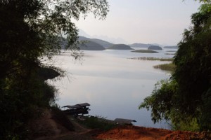 circuits découverte habitant  lac de Tac Ba vietnam 