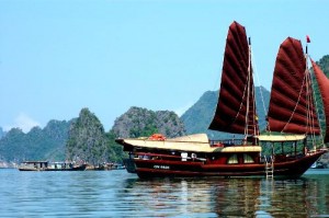 baie along seule avec  guide vietnam 