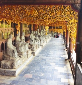  circuit Vietnam Ninh Binh  pagode Bai Dinh statues d’arhats 