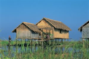 village de Thalae U - lac Inle - Birmanie 